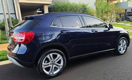 MERCEDES-BENZ GLA 200 1.6 CGI FLEX STYLE 7G-DCT